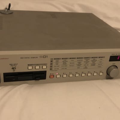 Akai S01 MIDI Digital Sampler 1993 Vintage Rackmount Midi Controlled