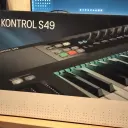 Native Instruments Komplete Kontrol S49 Keyboard Controller