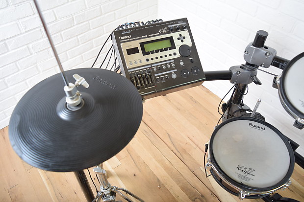 Roland TD 12 electronic drum set kit Excellent used TD12 V drums for sale