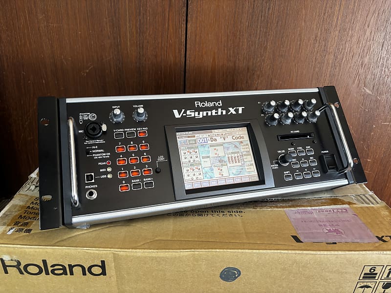 鍵盤楽器 Roland V-Synth XT Synthesizer Roland V-Synth XT Rackmount Digital Synthesizer | Reverb Canada