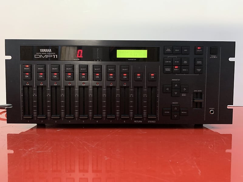 Yamaha DMP 11 digital Mixer / 8-Kanal / 1990 Schwarz / Pro Serviced / idealer Vormischer im Rack image 1