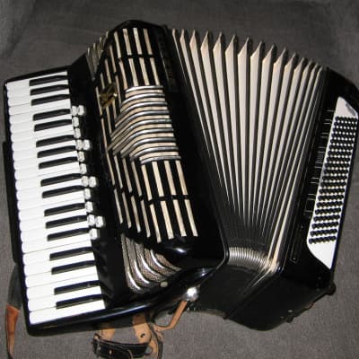 Hohner Imperitor V Accordion, 5/5 Reed Double Tone Chamber * Project image 7
