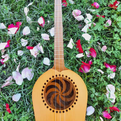 Georgian folk music instrument Panduri | String instrument Panduri | ფანდური | Fanduri image 5