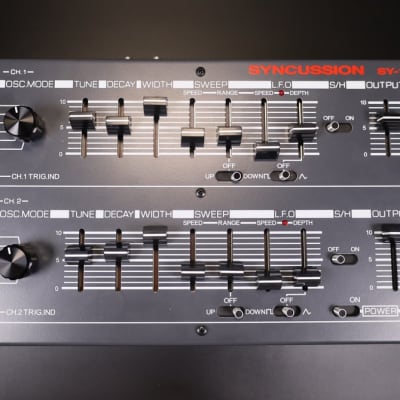 FUTURE RETRO REVOLUTION R2 ベースマシン TB-303 FUTURE RETRO