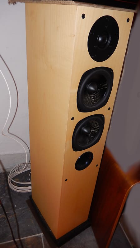 Castle Richmond 7i Floor Standing Speakers - Solid Oak  			