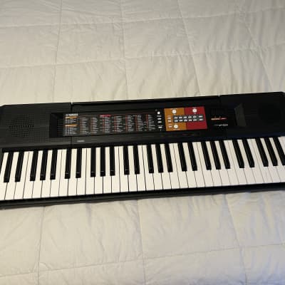 Yamaha PSR-F51 61-Key Portable Keyboard 2016 - Present - Black