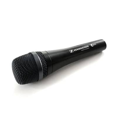 Sennheiser e935 Handheld Cardioid Dynamic Vocal Microphone