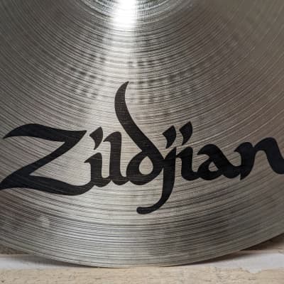 Zildjian 16" A Series Medium Thin Crash Cymbal 1982 - 2012 - Traditional image 11