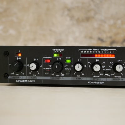 Alesis • 3632 Dual-Channel Compressor / Limiter / Gate *AS NEW IN BOX* image 7