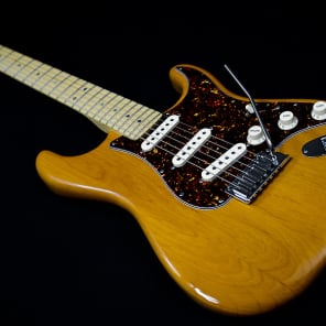 MINT! Fender American Deluxe Stratocaster Amber & Fender Case image 9