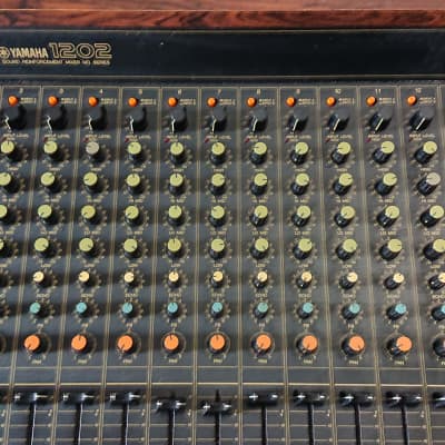 Yamaha 1202 MQ Series 12 channel 4 band analoge Mixer 1980s