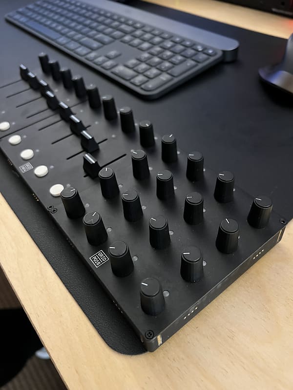 intech studio Grid2.0 PBF4 MIDIコントローラー楽器・機材 - DTM・DAW
