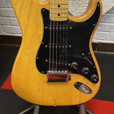 Fender Stratocaster with Maple Fretboard 1978 - 1981 - Natural image 15