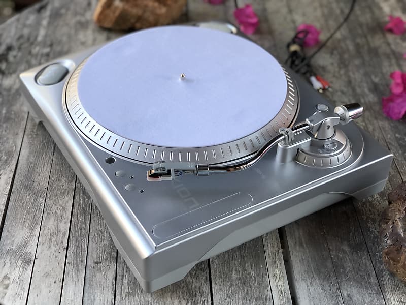 Ion iTTUSB Turntable with USB Record Player w/ AudioTechnica Reverb