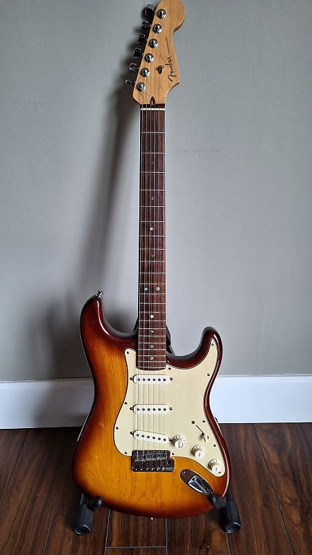 Fender American Deluxe Stratocaster Ash with Rosewood Fretboard 2004 - 2010 - Tobacco Sunburst image 1