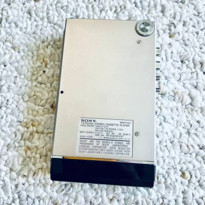 Sony WM F101 Walkman Cassette Player, RARE Near Mint Gold ! Working ! image 4