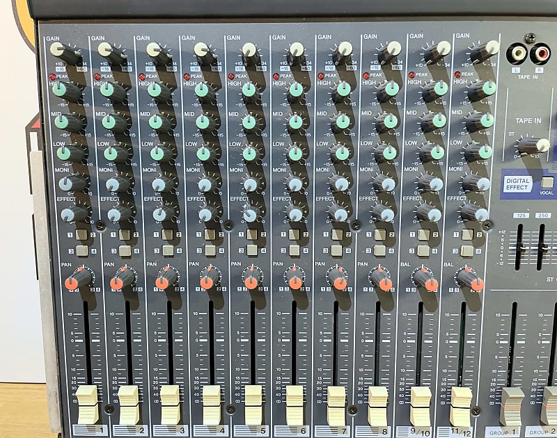 Yamaha MX12/4 12 Channel 4 Bus Analog Mixing | Reverb Australia