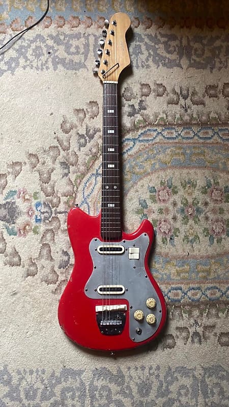 Guyatone LG-65 T 60s - Red with A Silver Sctrachplate
