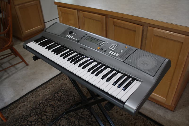 YPT 310 Yamaha store electric keyboard