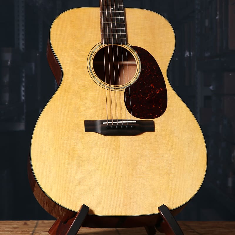 Martin 000-18 Acoustic Guitar with Hardshell Case image 1