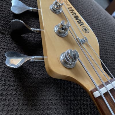 Yamaha BB 300 Bass Guitar 1980’s image 8