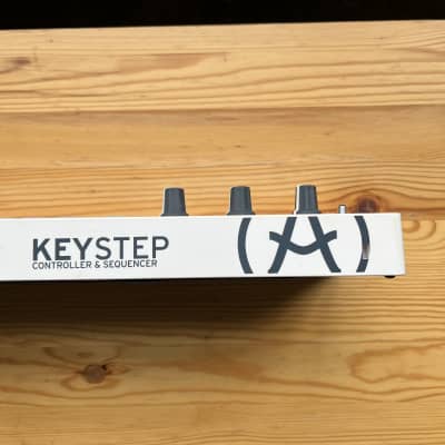 Arturia KeyStep 32-Key MIDI Controller White image 8