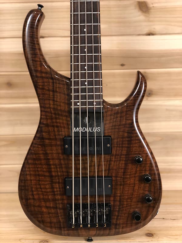 Modulus Quantum 5 Q5 Bass 2004 5A Flame Walnut Satin Neck Rosewood 