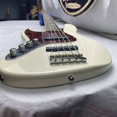 Schecter Diamond Series J5 J-5 LH Left-Handed Lefty 5-string Bass 2015 - White image 8