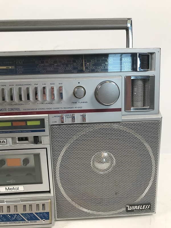 Vintage and Very Rare The biggest Boombox ever Toshiba RT-S983