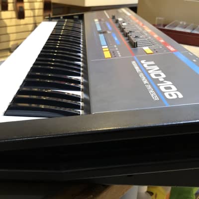 Roland Juno-106 Programmable Polyphonic Synthesizer image 3