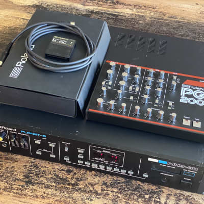 Roland MKS-30 with PG-200 Controller + M16C RAM Cartridge and MIDI Mod