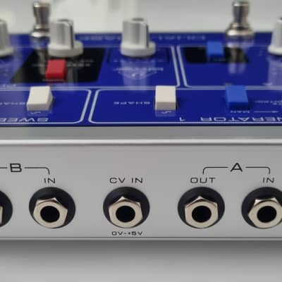 Behringer Bi-Phase 2022 - Blue / White image 10
