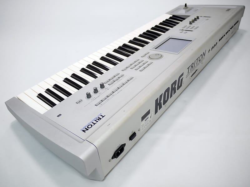 KORG Triton 61 image 1