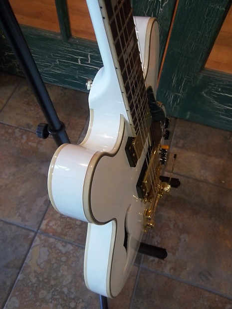 Epiphone Limited Edition DOT ES-355 Electric Guitar Alpine Epiphone Limited Edition DOT ES-355 Electric Guitar Alpine