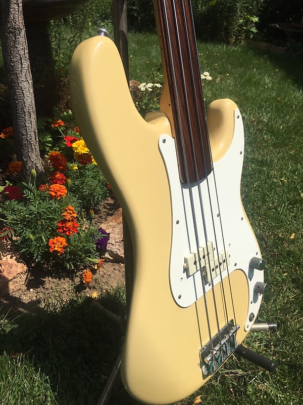 1982 Fender Fretless Precision Bass - with '79 Neck image 1