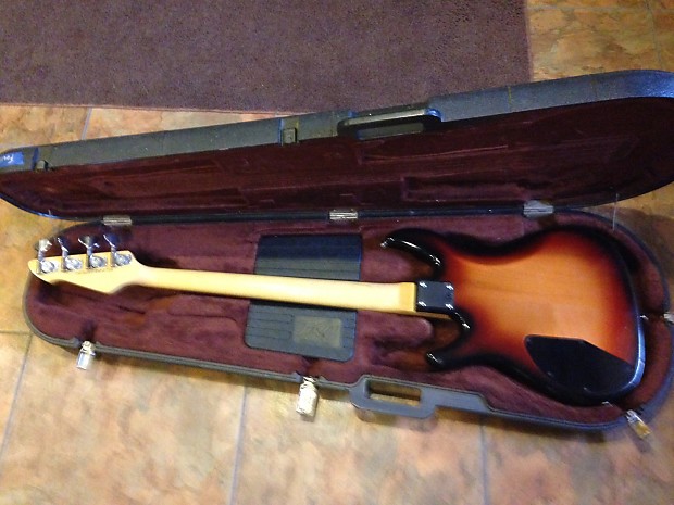 Vintage Peavey Foundation Electric Bass Guitar USA Made w/ OHSC Super  Ferrite Pickups