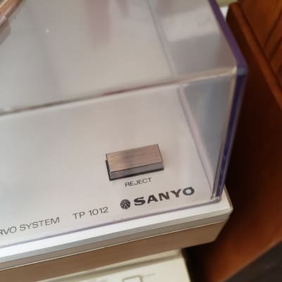 Sanyo TP-1012, Semi-Automatic Turntable, 1975-1978, Walnut Trim, AT95E, Superb! image 10