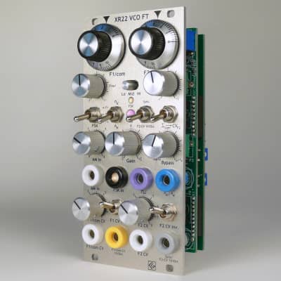 XR22 VCO FT - with amplitude modulation and FSK - banana version Helene image 2