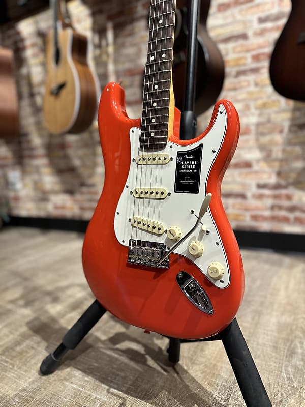 ギター FENDER Player II Stratocaster Coral Red Amazon.com: Fender Player II Stratocaster HSS, Rosewood