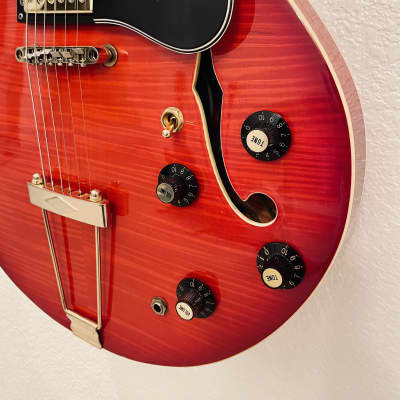 Ventura ES-335 Style  Semi Hollow Flame Maple 3 Piece Maple Neck OHSC 1973-74 - Trans Red image 12