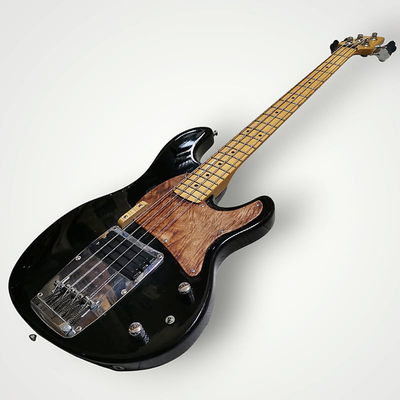 Ibanez ATKシリーズ ブラックエレキベース　ATK305RM Ibanez ATK305RM Metallic Black 中古｜ギター買取の東京新宿