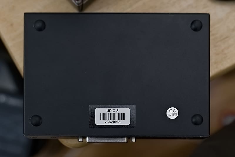 miniDSP UDIO-8 -- USB AES/EBU Digital Interface (8 ch. in/out)