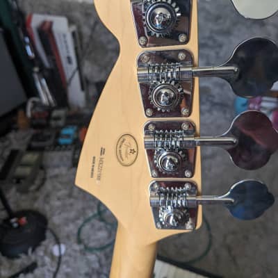 Fender PJ Mustang - FRETLESS - Custom paint job image 2
