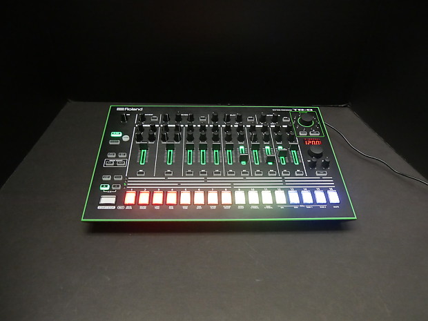 Complete Roland AIRA set (System-1, MX-1, TR-8, TB-3, VT-3 Complete Roland AIRA set (System-1, MX-1, TR-8, TB-3, VT-3