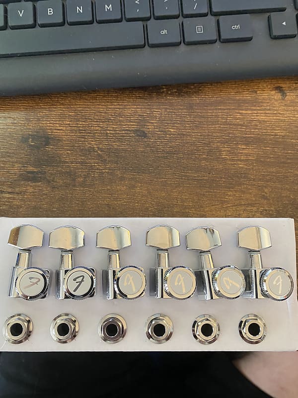 Fender Locking tuners short post Chrome Reverb
