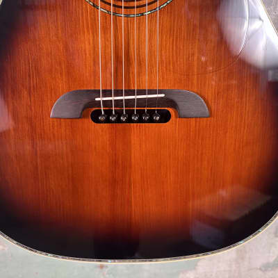Mint Alvarez Yairi WY1 - Sunburst image 3