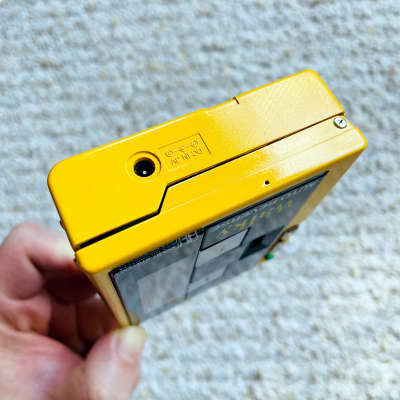 TOSHIBA KT-AS1 Walkman Cassette Player ! Super Rare Candy Yellow ! Motor Running ! image 8
