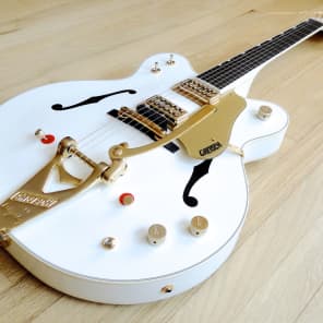 Gretsch G6122-1962 Chet Atkins Country Gentleman White Falcon 2012 White image 13