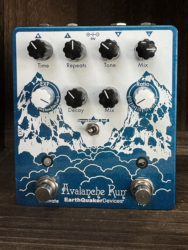 EarthQuaker Devices Avalanche Run Stereo Reverb & Delay with Tap Tempo V2