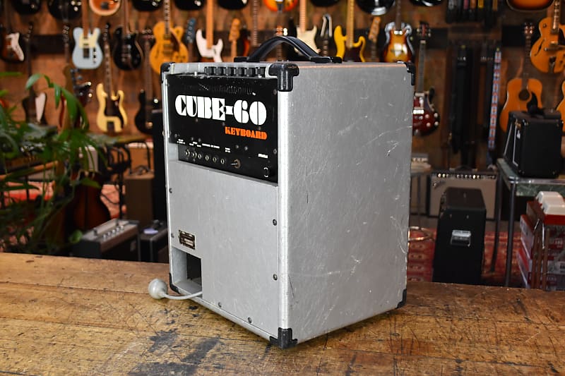 Roland Cube-60 Keyboard 2-Channel 60-Watt 1x12